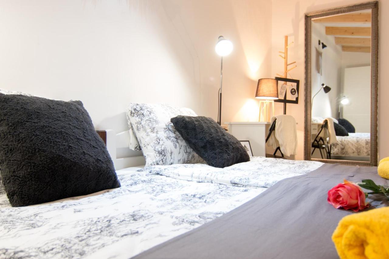 Moet With Garden Apartment Pula Exterior photo